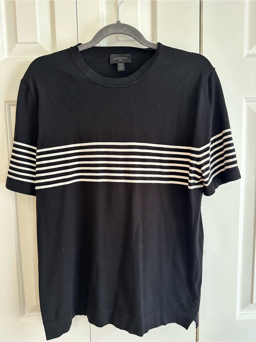 Magaschoni Men's Striped Short knit Tee Size Medium- it’s a men’s but i wore it.